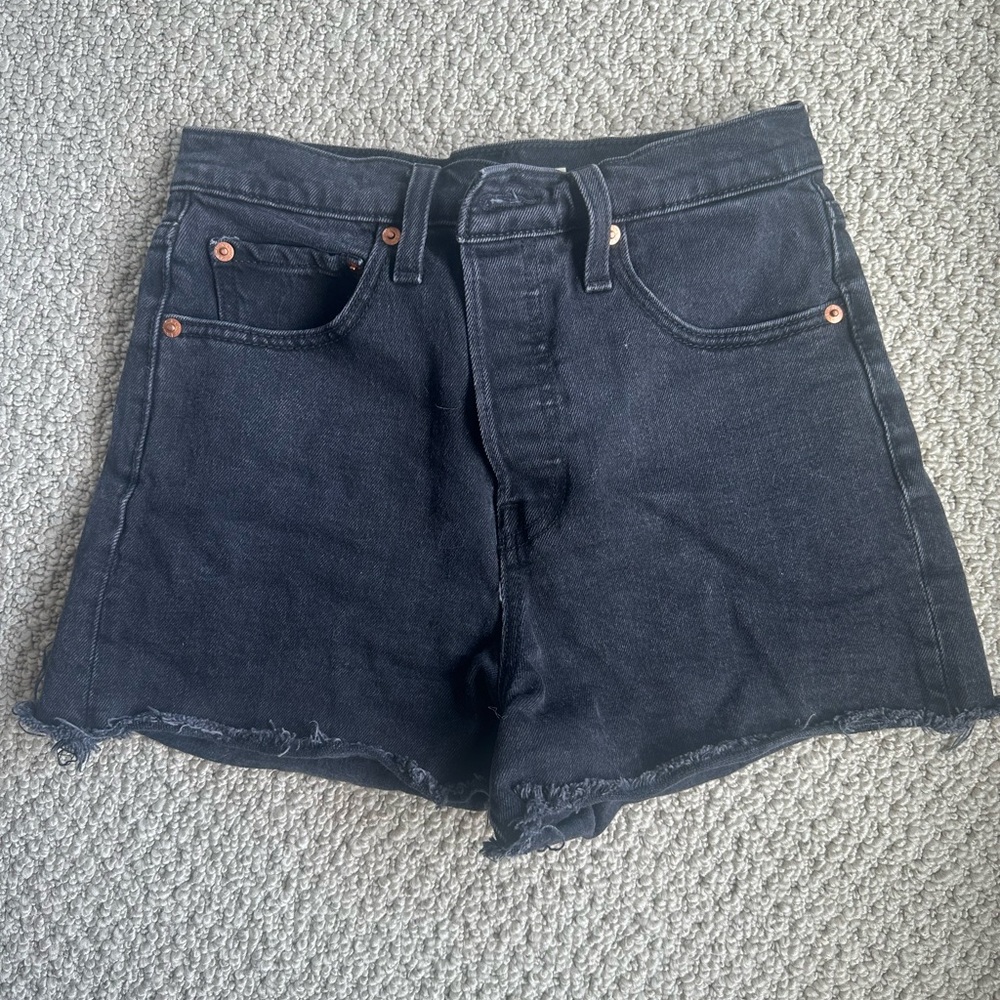 Levi’s Ribcage Shorts